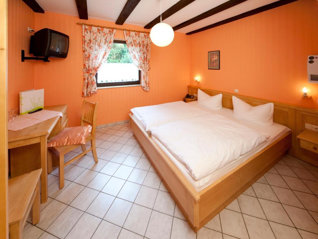 Hotel Gasthaus Zur Wolfsschlucht Sugenheim Zewnętrze zdjęcie
